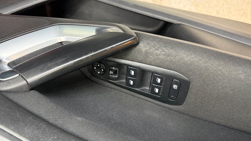 Peugeot 308 1,2 e-THP 130 Allure 5d