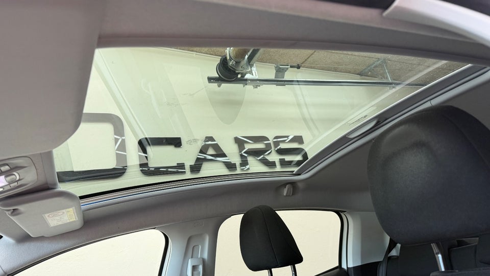 Peugeot 208 1,2 PureTech 82 Allure Sky 5d