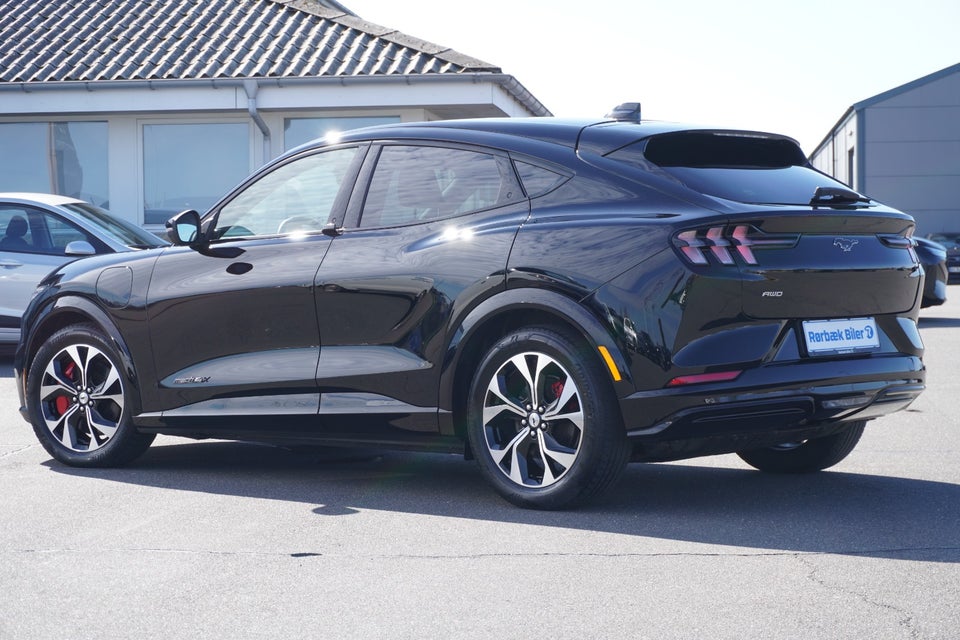 Ford Mustang Mach-E 88 Extended Range AWD 5d