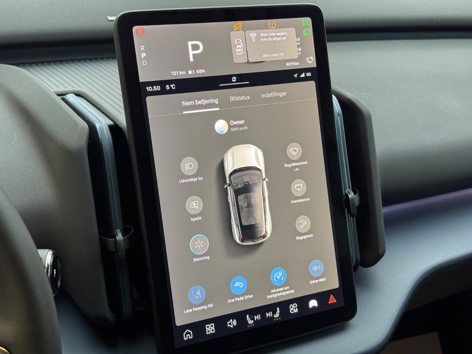 Volvo EX30 Extended Range Plus 5d