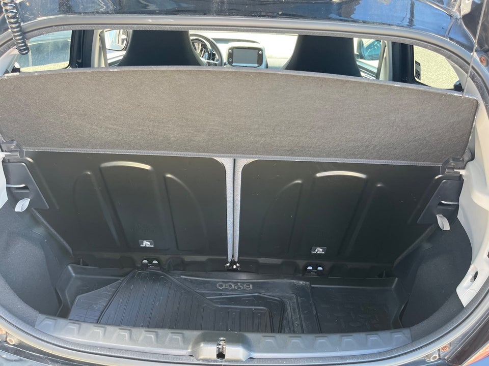 Toyota Aygo 1,0 VVT-i x-press x-shift 5d