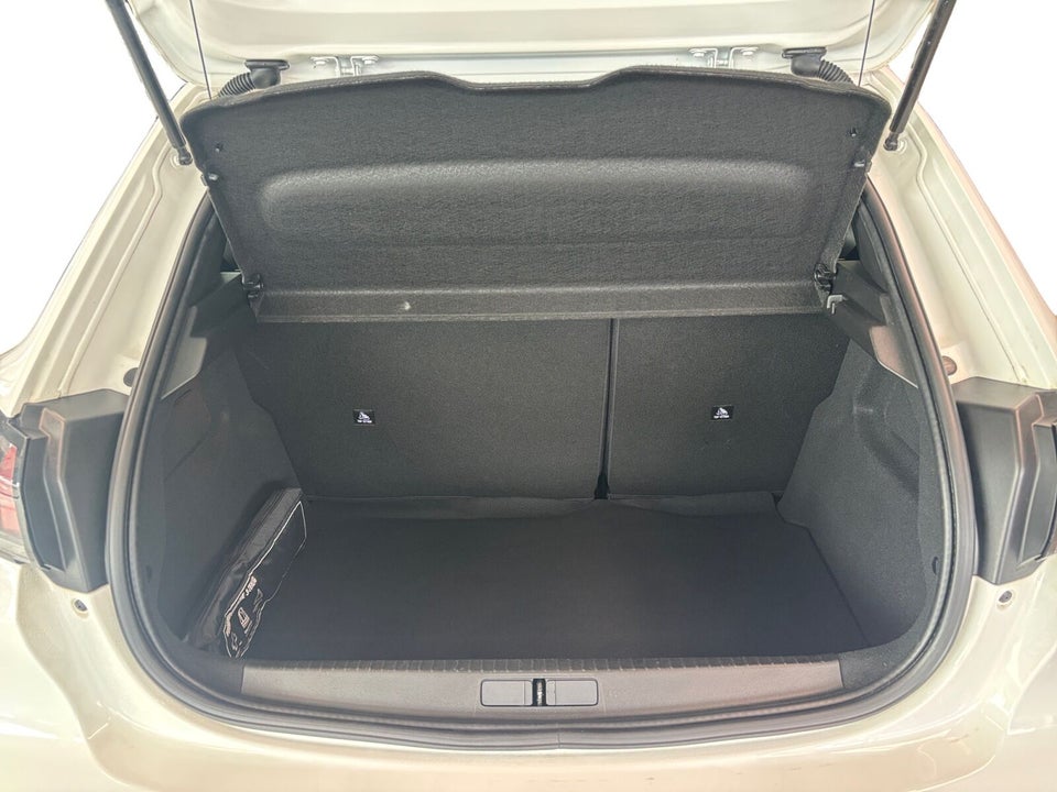 Peugeot e-208 50 Active 5d