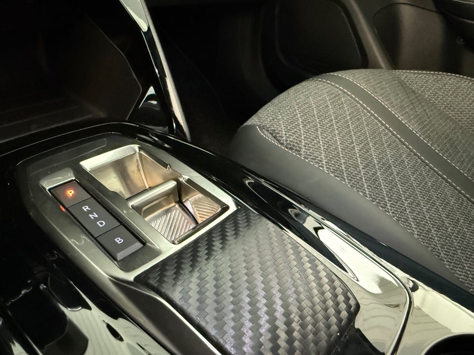 Peugeot e-2008 50 Allure 5d