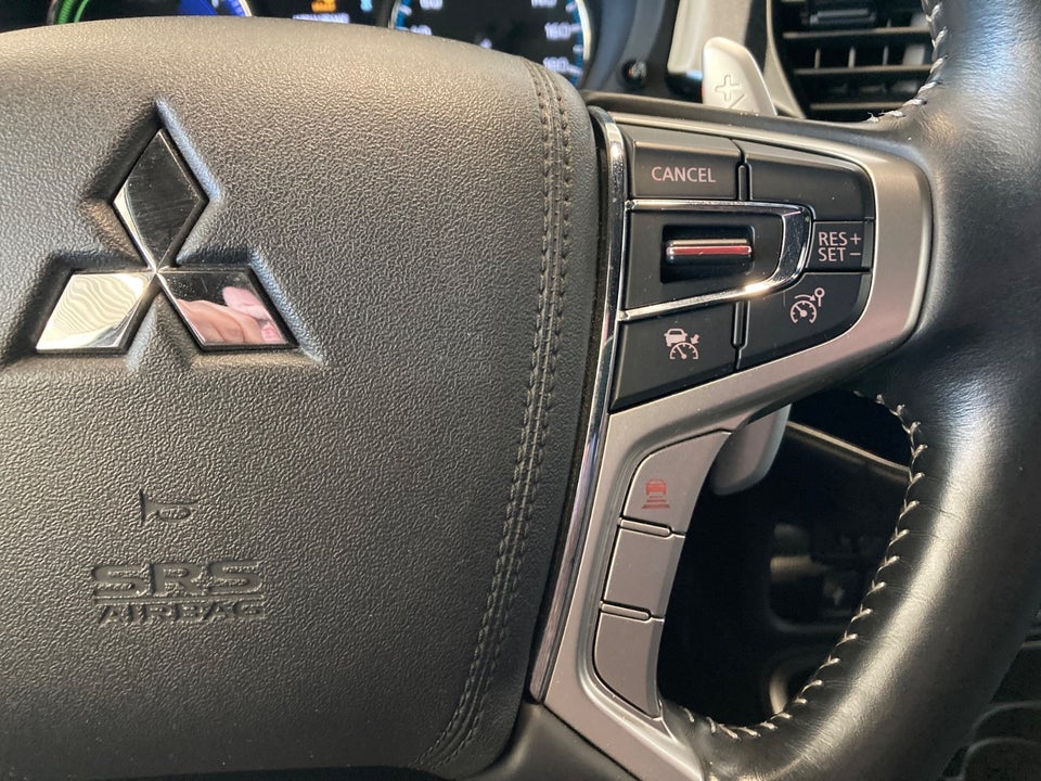 Mitsubishi Outlander 2,4 PHEV Instyle CVT 4WD 5d