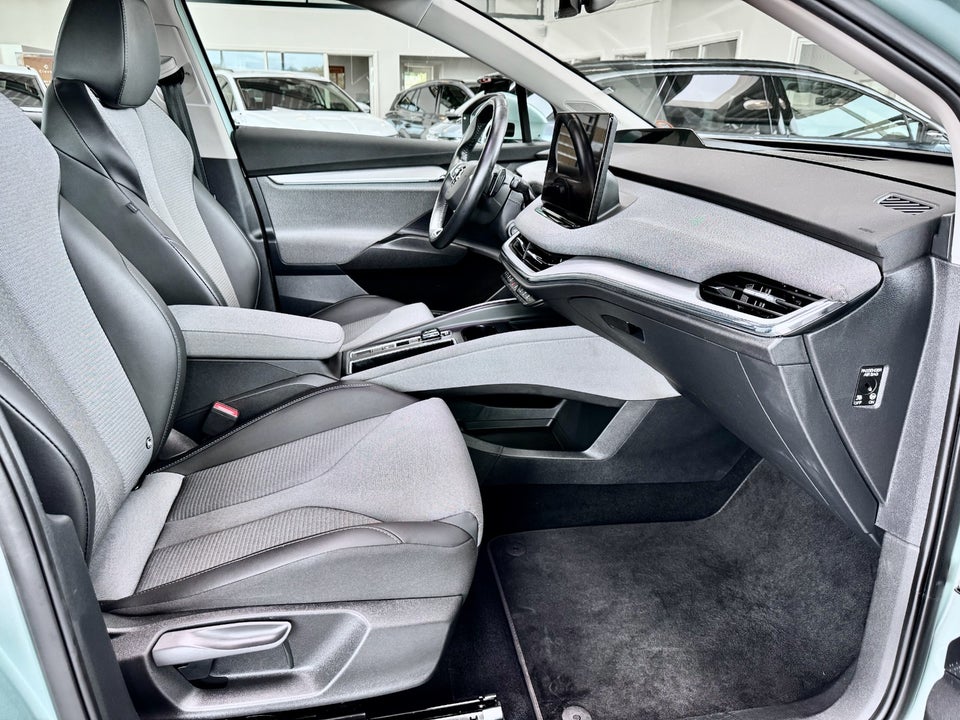 Skoda Enyaq 80 iV Plus Design Selection 5d