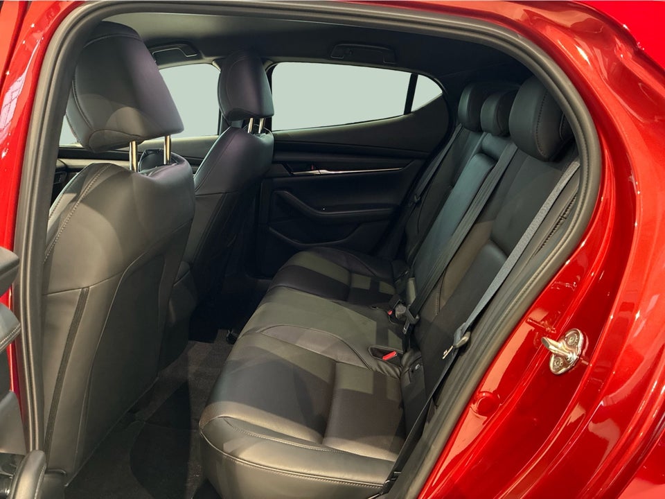 Mazda 3 2,0 e-SkyActiv-G 150 Cosmo aut. 4d