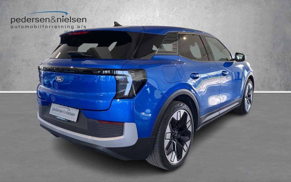 Ford Explorer 77 Premium Extended Range 5d