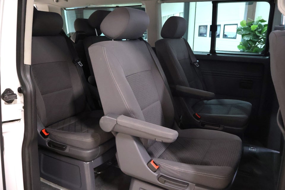 VW Multivan 2,0 TDi 140 Comfortline DSG lang 4d