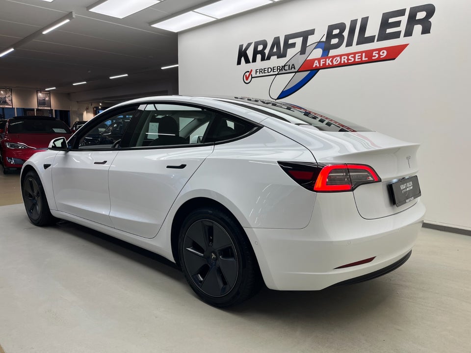 Tesla Model 3 Standard Range+ RWD 4d