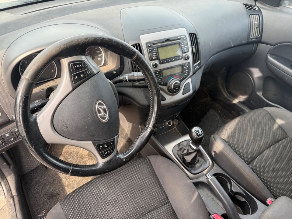 Hyundai i30 1,6 CRDi 90 Blue Drive CW 5d