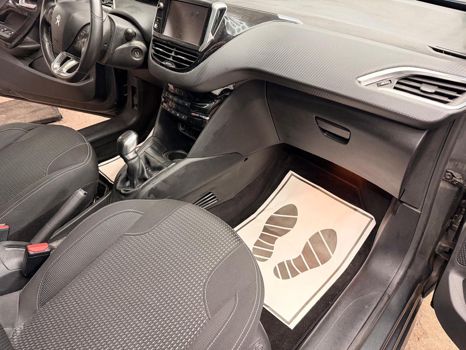 Peugeot 208 1,6 BlueHDi 100 Desire Sky 5d