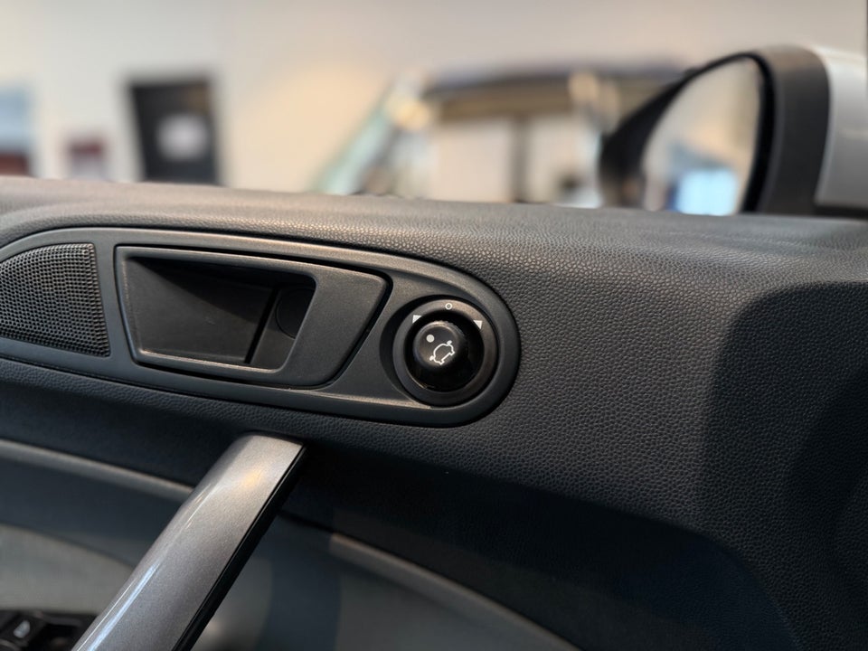 Ford Fiesta 1,6 Ti-VCT Titanium 5d