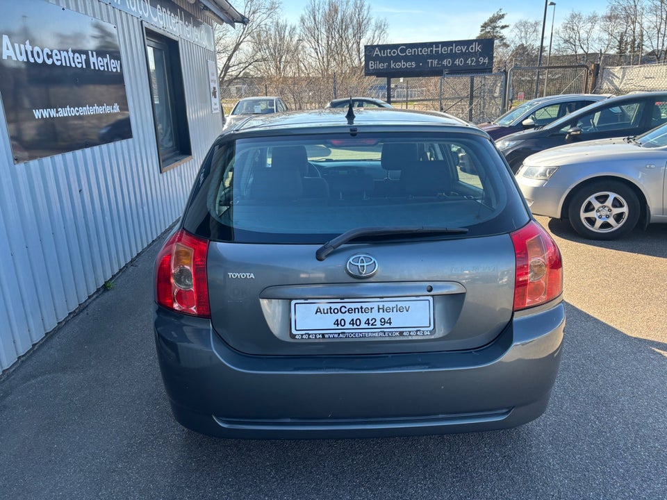 Toyota Corolla 1,4 Terra 5d