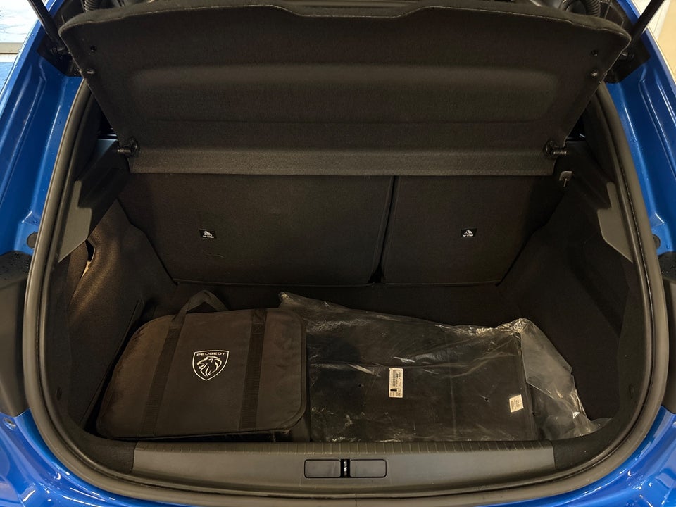 Peugeot e-208 50 GT Sky 5d