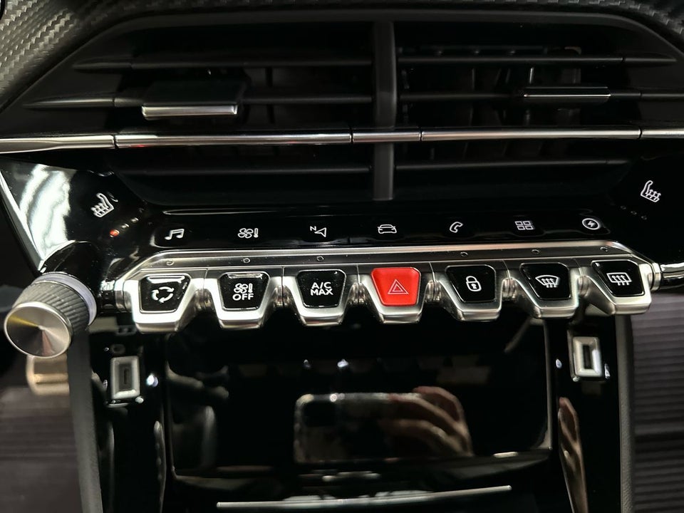 Peugeot e-2008 50 GT 5d