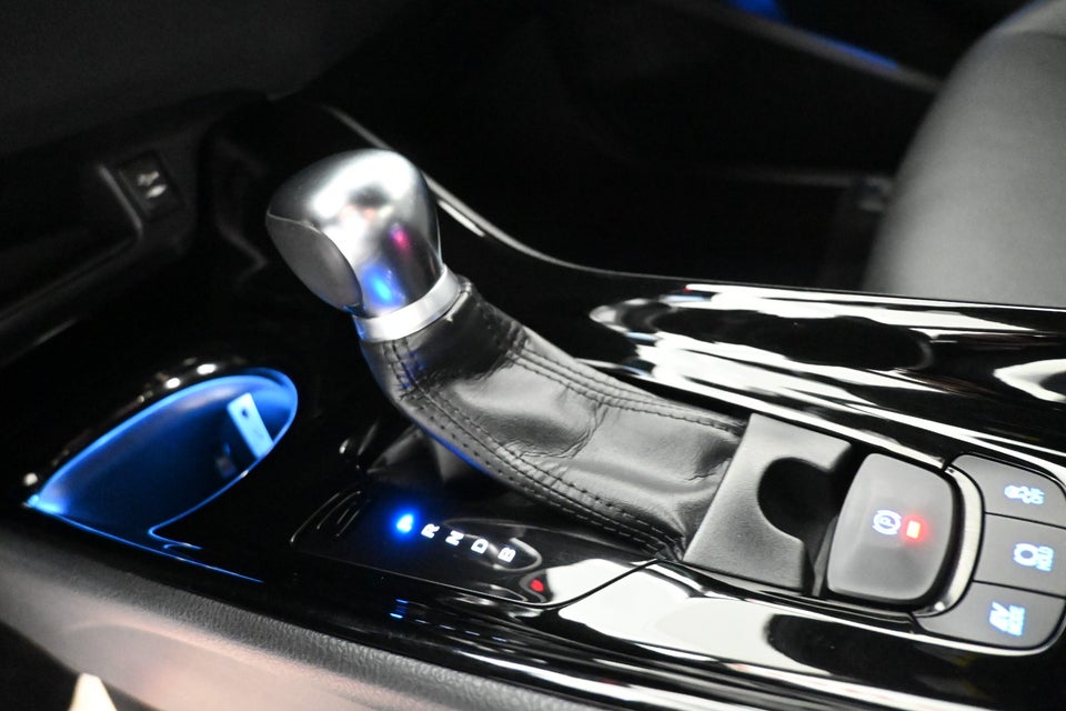 Toyota C-HR 1,8 Hybrid C-LUB Business CVT 5d