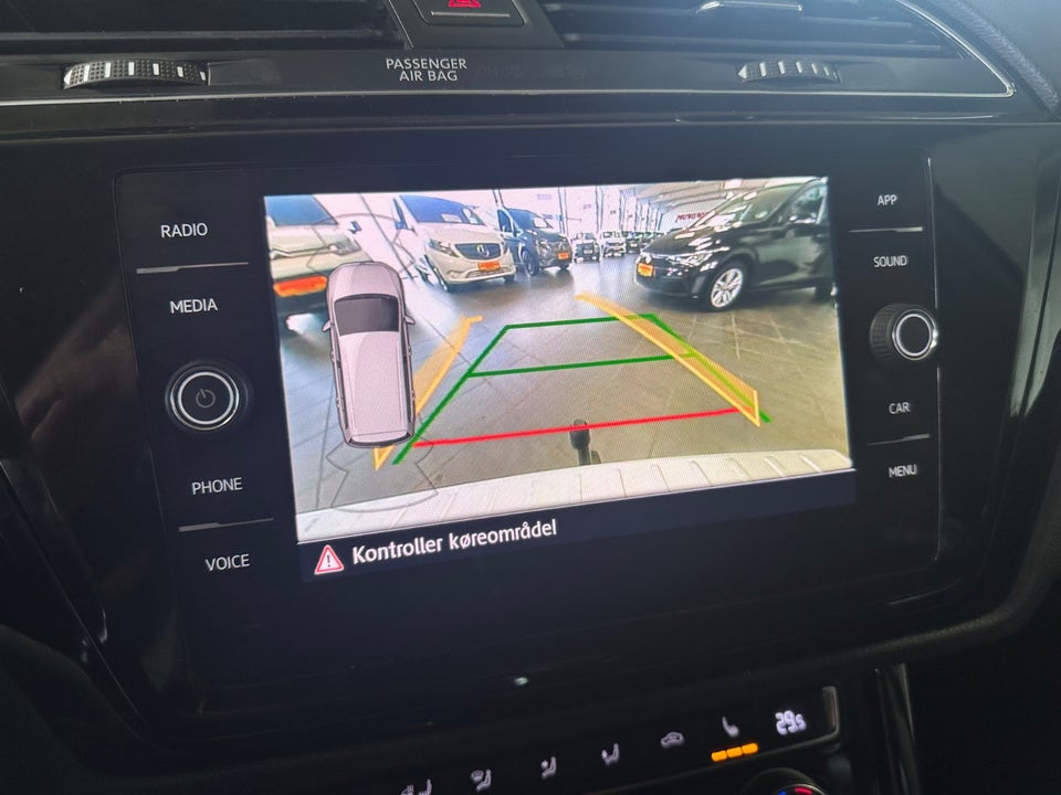 VW Touran 2,0 TDi 150 Highline Family DSG Van 5d