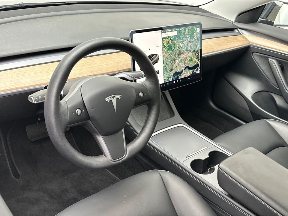 Tesla Model 3 RWD 4d