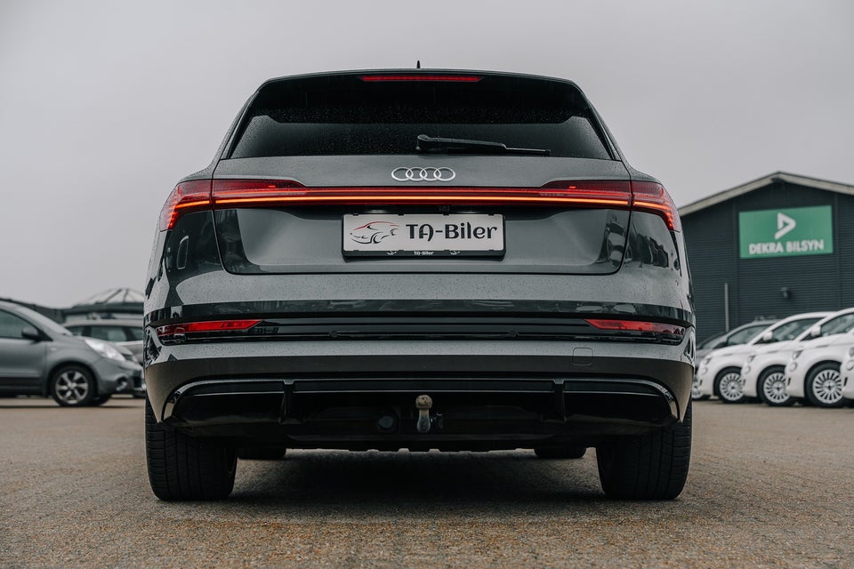 Audi e-tron 55 S-line quattro 5d