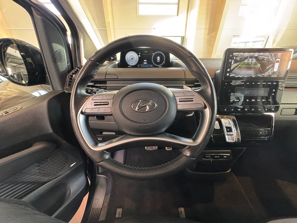 Hyundai Staria 2,2 CRDi Signature aut. AWD 5d