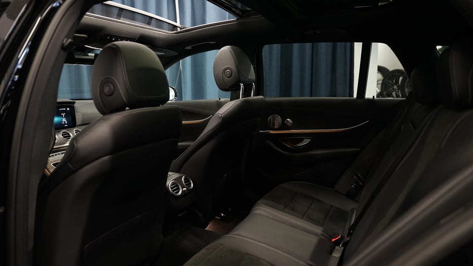 Mercedes E300 de 2,0 AMG Line stc. aut. 5d