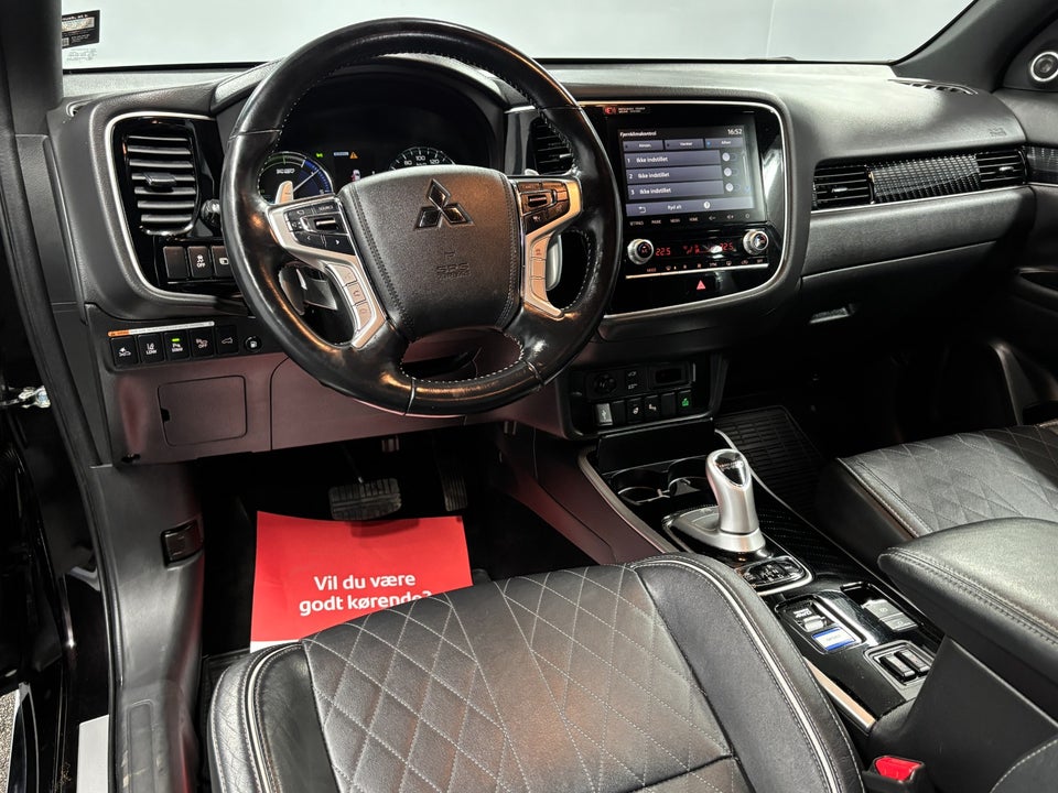 Mitsubishi Outlander 2,4 PHEV Instyle CVT 4WD 5d