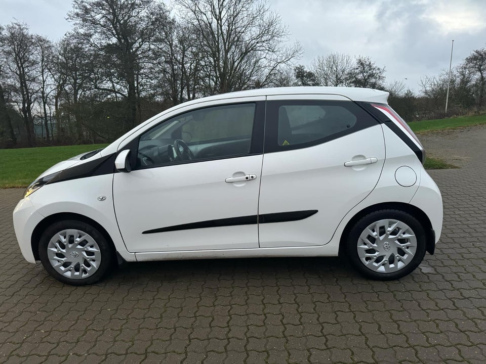 Toyota Aygo 1,0 VVT-i x-change x-shift 5d