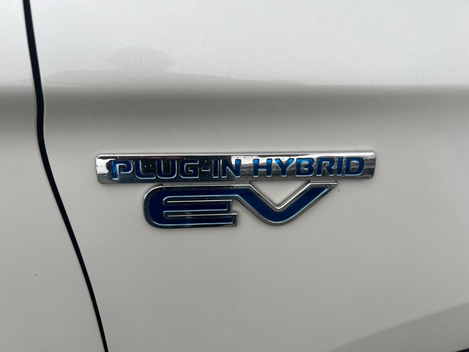 Mitsubishi Outlander 2,4 PHEV Instyle CVT 4WD 5d