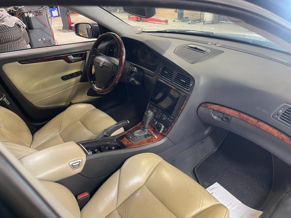 Volvo V70 2,4 D5 163 Summum aut. 5d