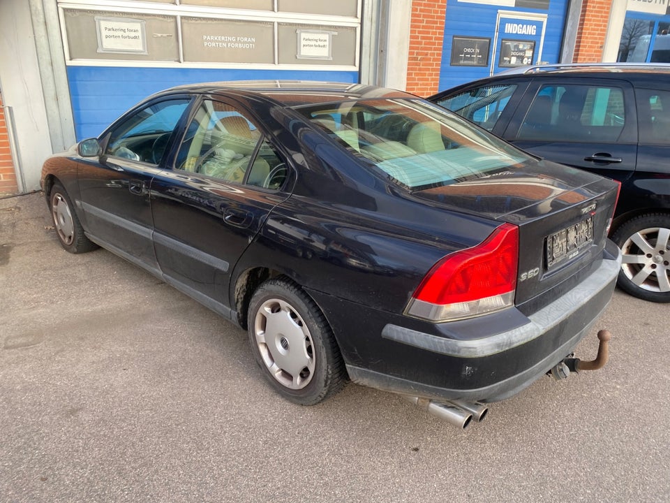 Volvo S60 2,4 140 4d