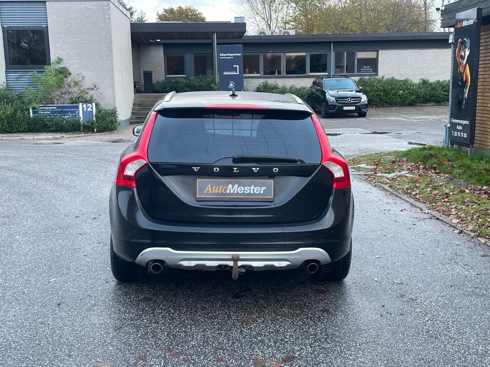 Volvo V60 3,0 T6 Summum aut. AWD 5d