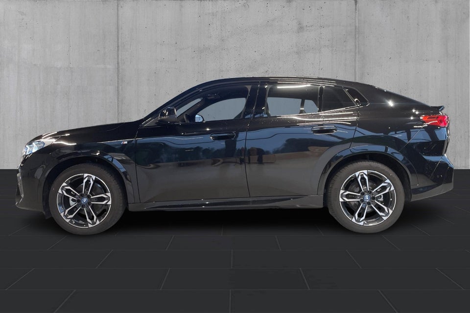 BMW iX2 eDrive20 M-Sport 5d