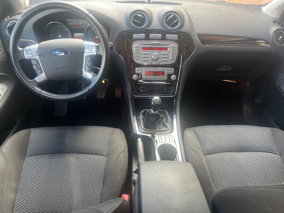 Ford Mondeo 2,0 TDCi 130 Ghia 5d