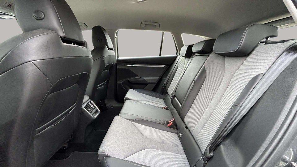 Skoda Enyaq 60 iV Loft 5d