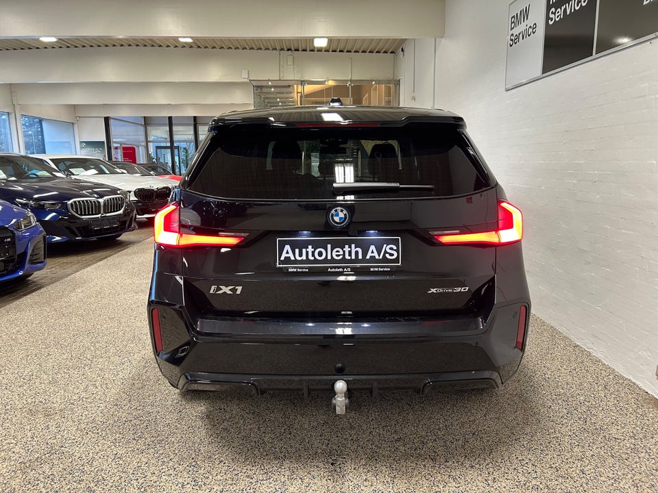 BMW iX1 xDrive30 Fully Charged M-Sport 5d