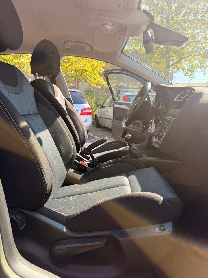 Citroën C4 1,2 PureTech 130 Feel 5d