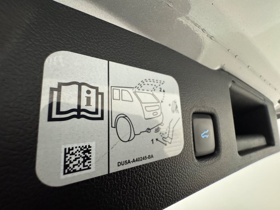 Ford Kuga 2,5 PHEV Vignale CVT 5d