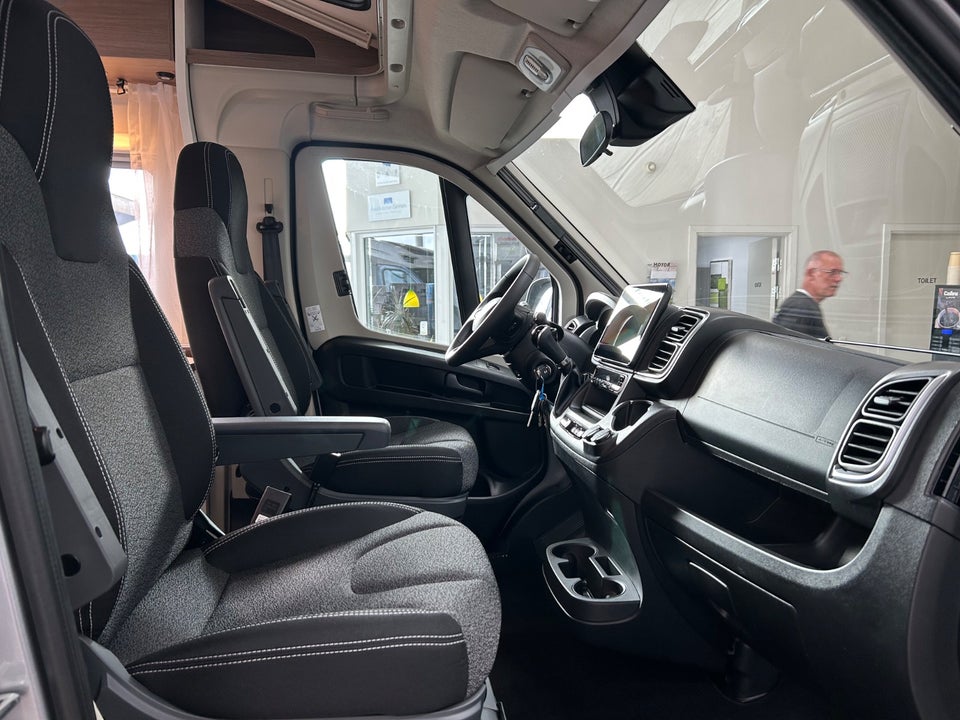 Carado V347 PRO+ 2,2 JTD 140 aut. 2d