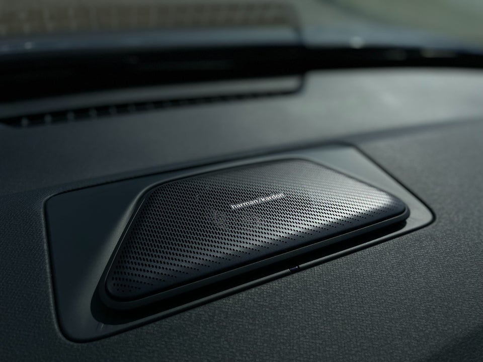 Lynk & Co 02 More 5d