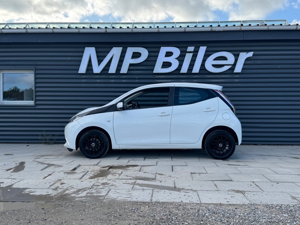 Toyota Aygo 1,0 VVT-i x-play x-touch 5d