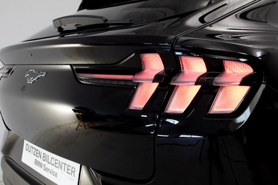 Ford Mustang Mach-E 68 Standard Range 5d