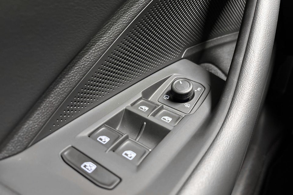 VW Passat 1,5 eHybrid Elegance Variant DSG 5d