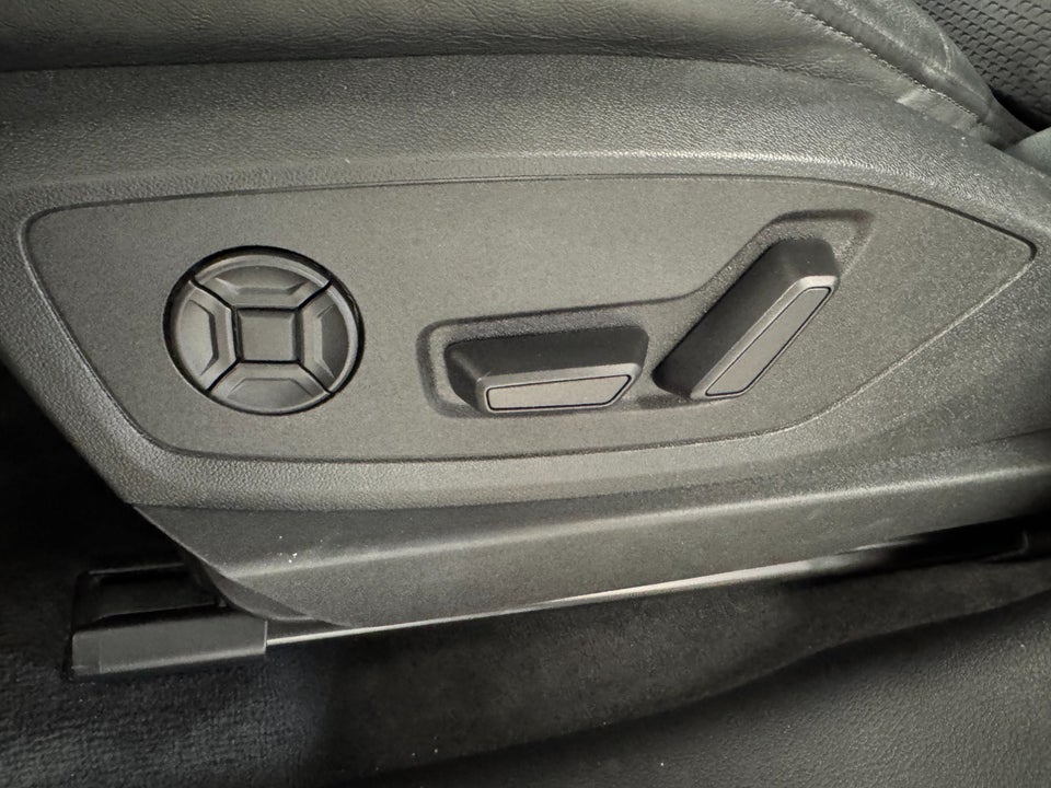 Audi Q8 e-tron 55 S-line quattro 5d