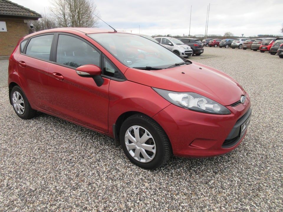 Ford Fiesta 1,3 Ambiente 5d