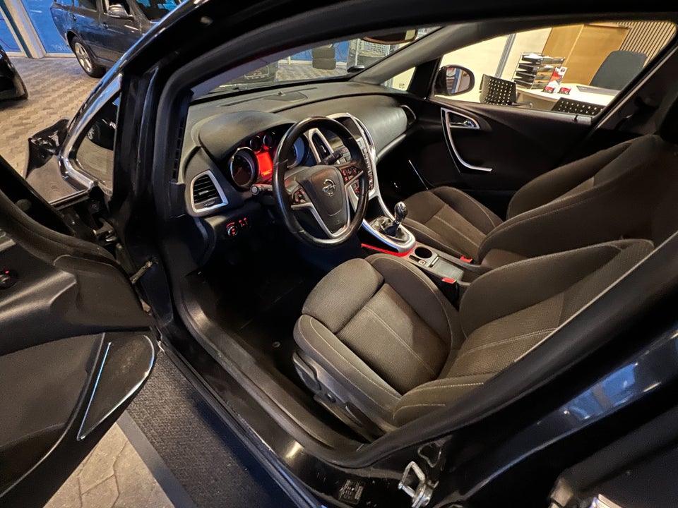 Opel Astra 1,4 T 140 Sport Sports Tourer 5d