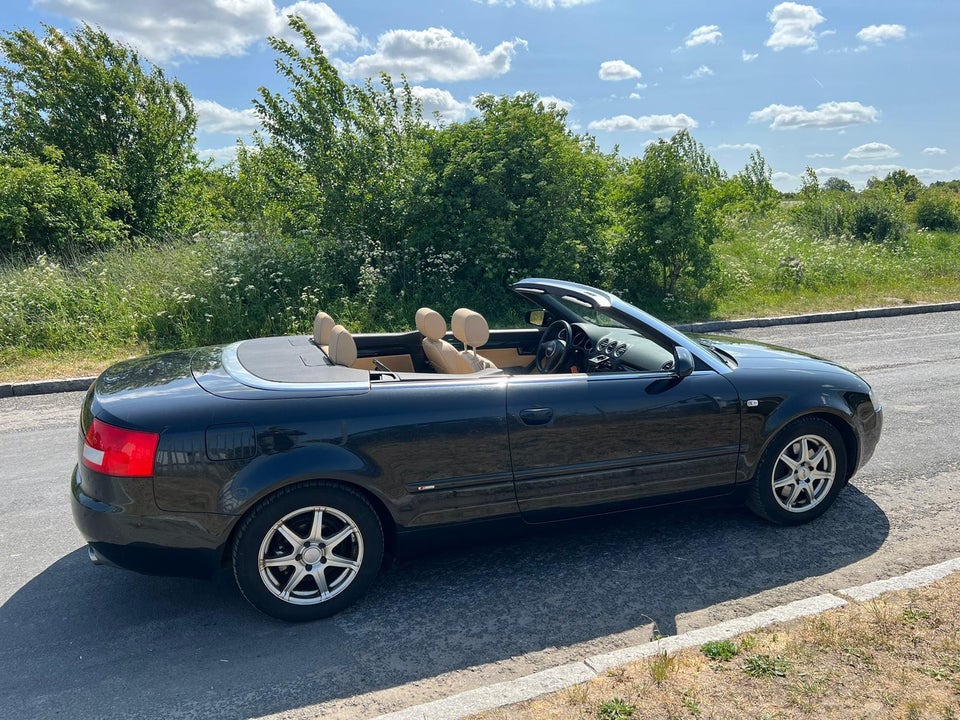 Audi A4 2,4 V6 Cabriolet Multitr. 2d