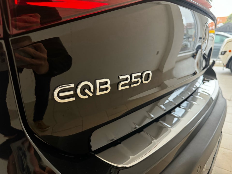 Mercedes EQB250 Progressive 5d