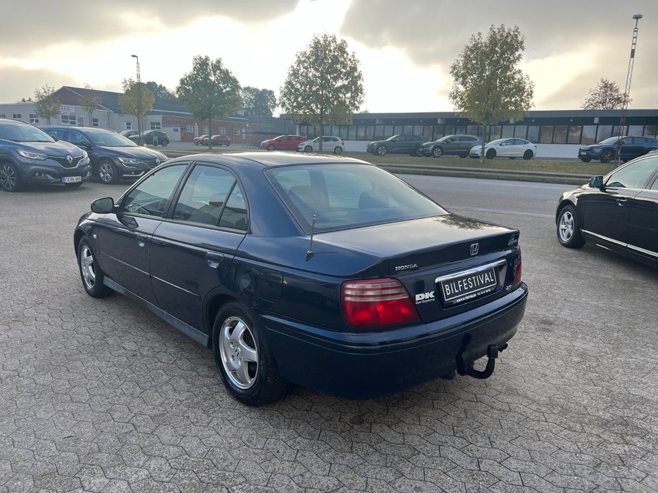 Honda Accord 1,8i LS aut. 4d