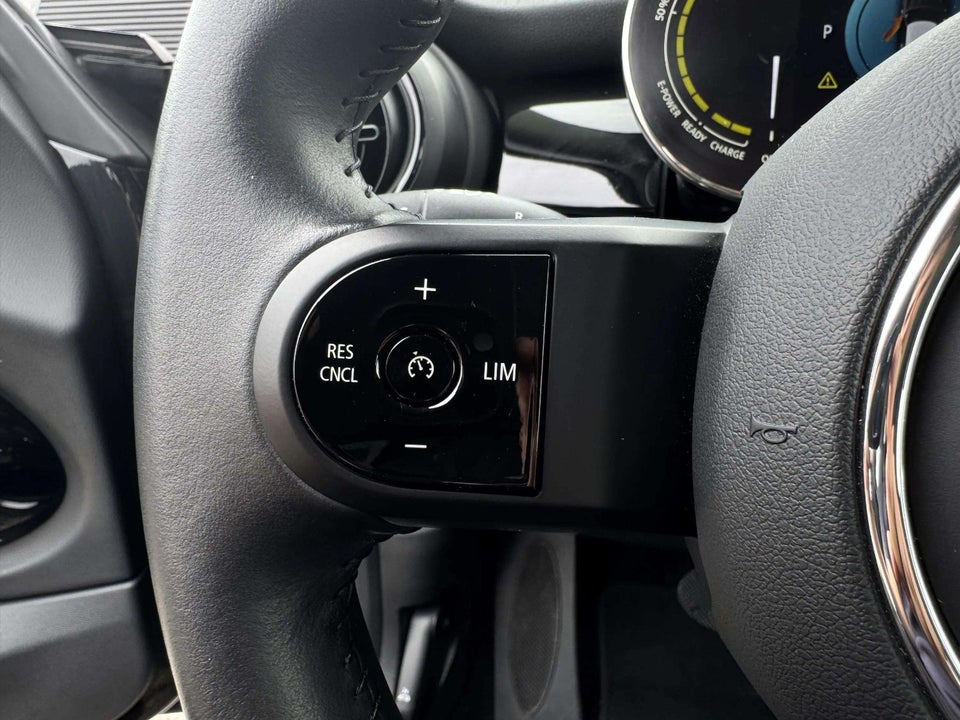 MINI Cooper SE Classic Trim 3d