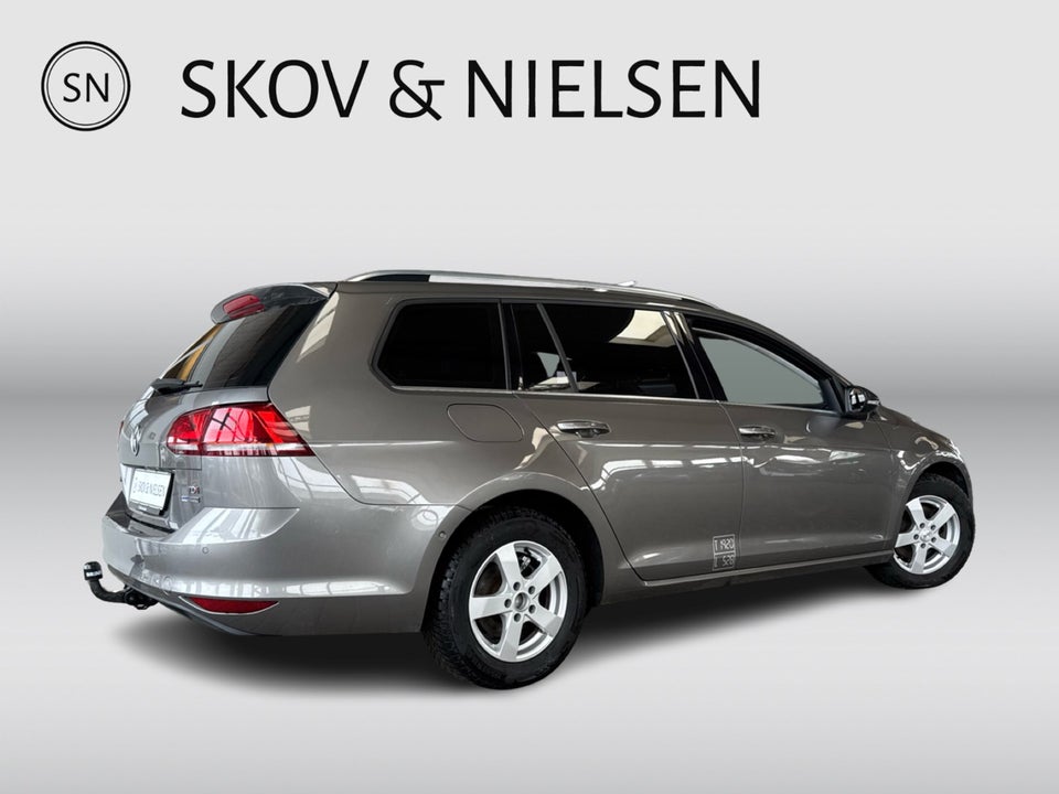 VW Golf VII 1,6 TDi 105 Comfortline Variant BMT Van 5d